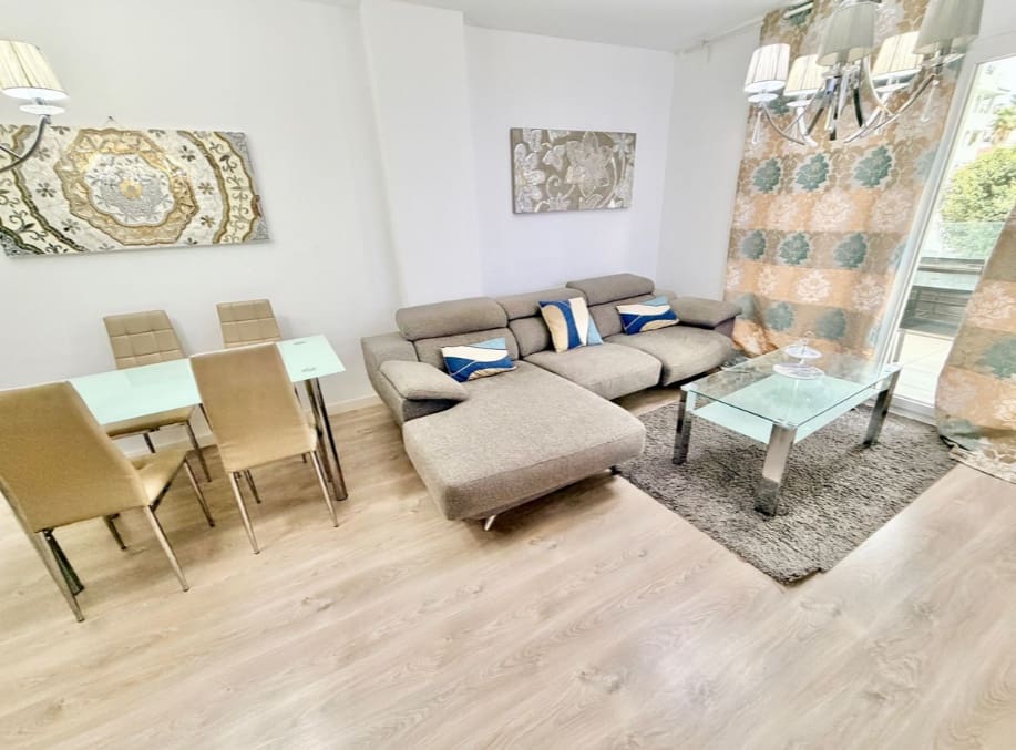 3 makuuhuone Huoneisto myytävänä paikassa Nueva Andalucia mukana 
autotalli - 400 000 € (Ref: 9468301)