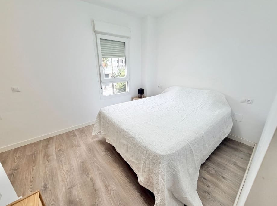 3 makuuhuone Huoneisto myytävänä paikassa Nueva Andalucia mukana 
autotalli - 400 000 € (Ref: 9468301)