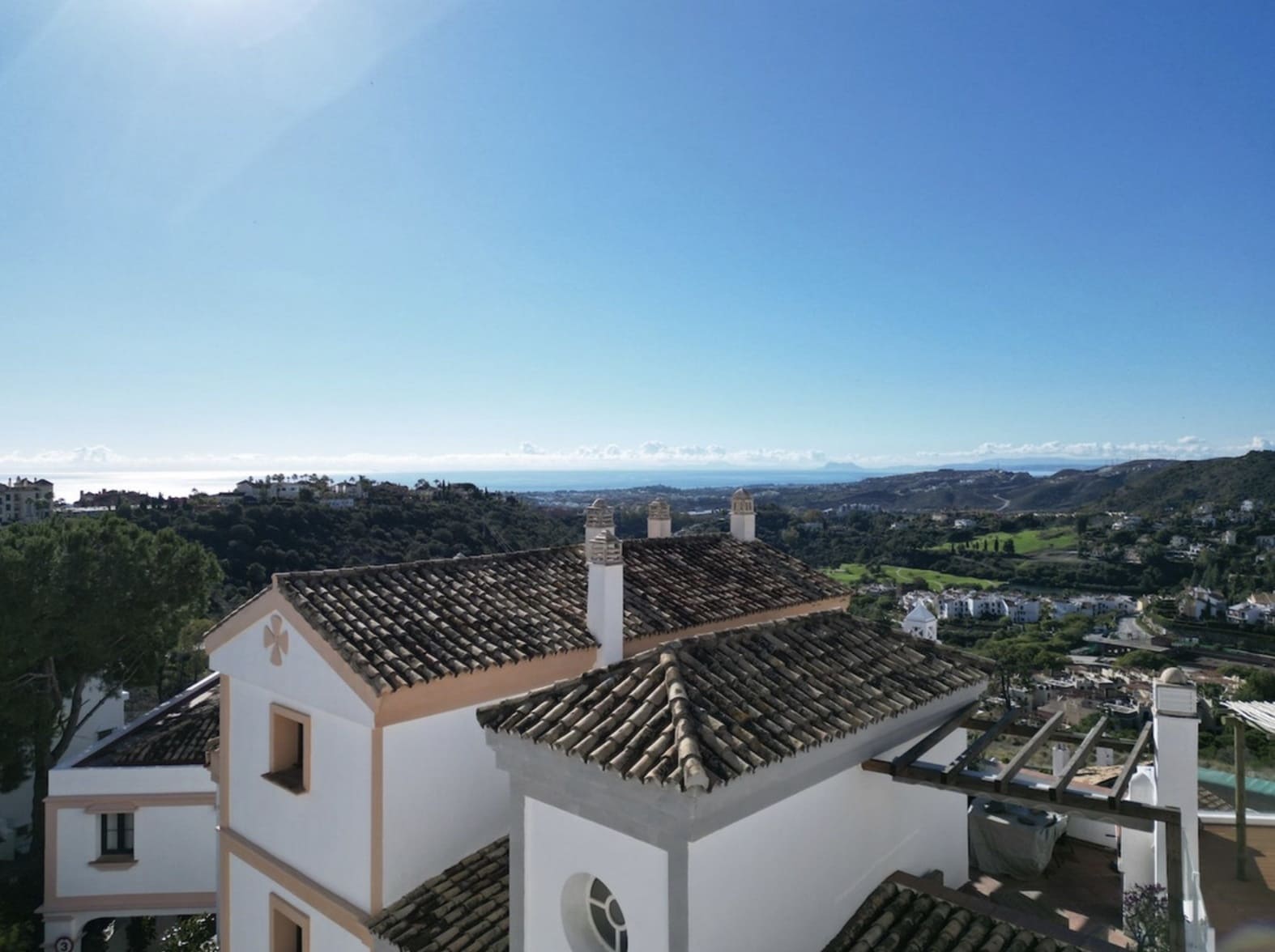 3 chambre Maison de Ville à vendre à Benahavis avec piscine garage - 725 000 € (Ref: 9470302)