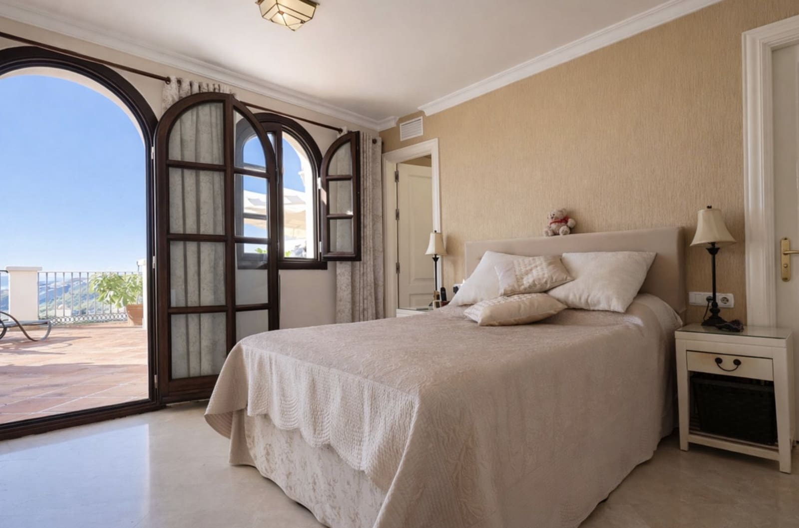 3 chambre Maison de Ville à vendre à Benahavis avec piscine garage - 725 000 € (Ref: 9470302)