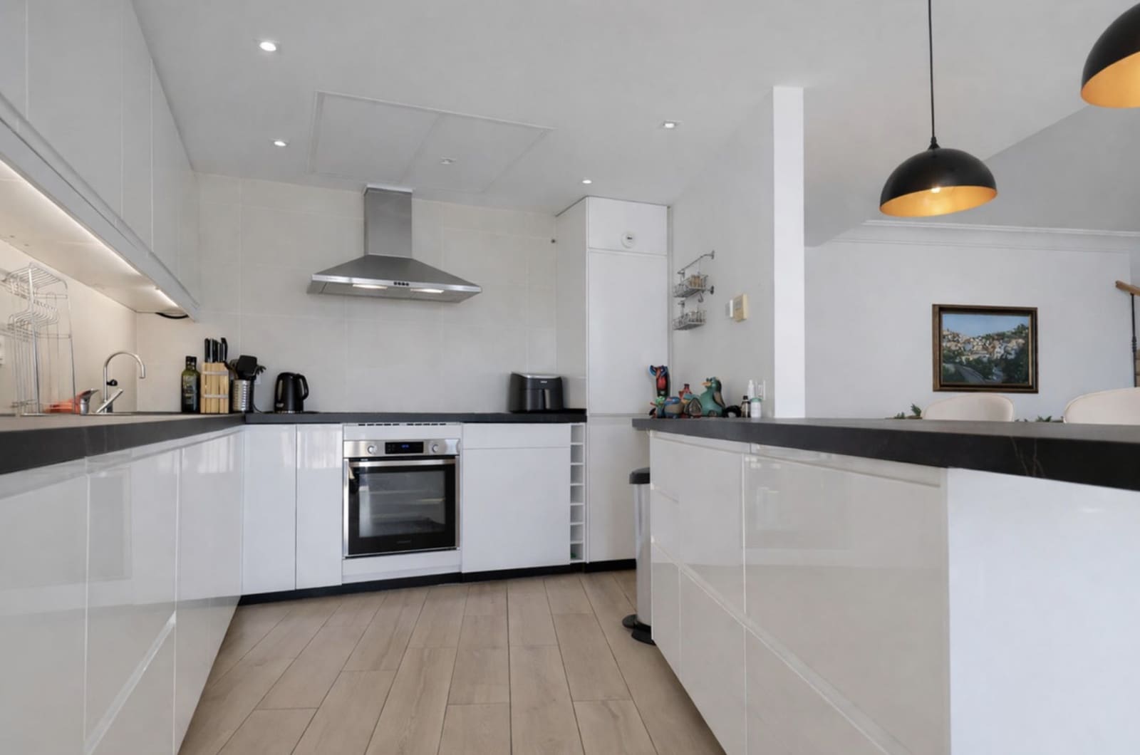 3 soverom Hus til salgs i Benahavis med svømmebasseng garasje - € 725 000 (Ref: 9470302)
