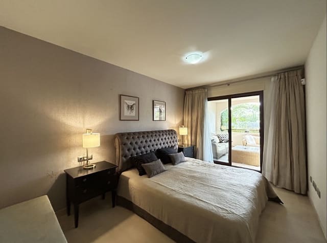 2 bedroom Apartment for sale in Marbella with pool garage - € 720,000 (Ref: 9470303)