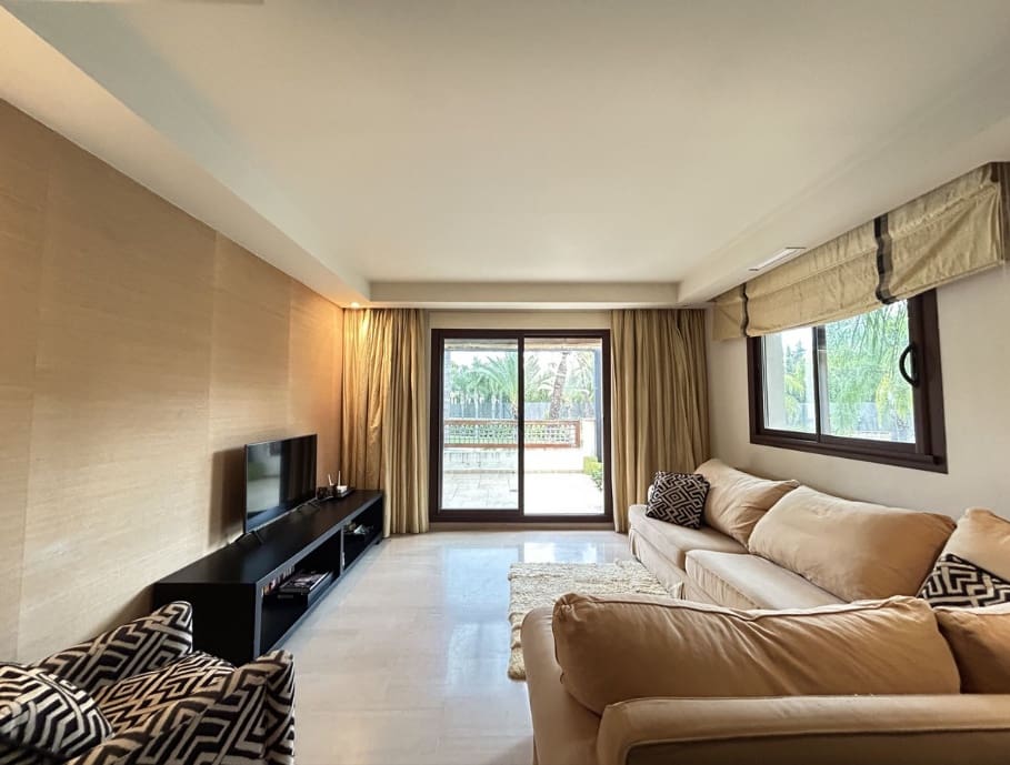 2 bedroom Apartment for sale in Marbella with pool garage - € 720,000 (Ref: 9470303)