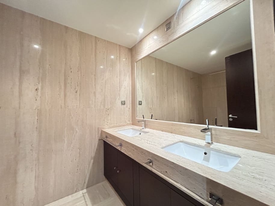 2 bedroom Apartment for sale in Marbella with pool garage - € 720,000 (Ref: 9470303)