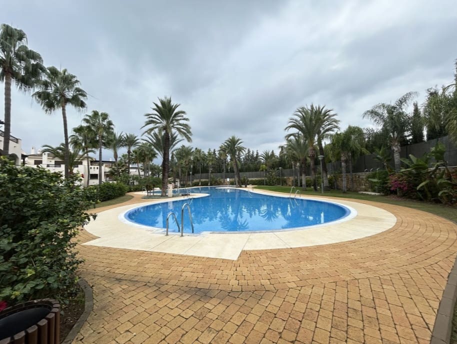 2 bedroom Apartment for sale in Marbella with pool garage - € 720,000 (Ref: 9470303)