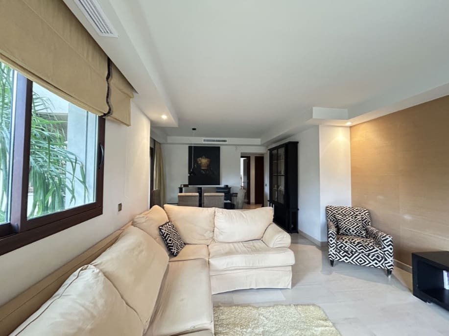 2 bedroom Apartment for sale in Marbella with pool garage - € 720,000 (Ref: 9470303)