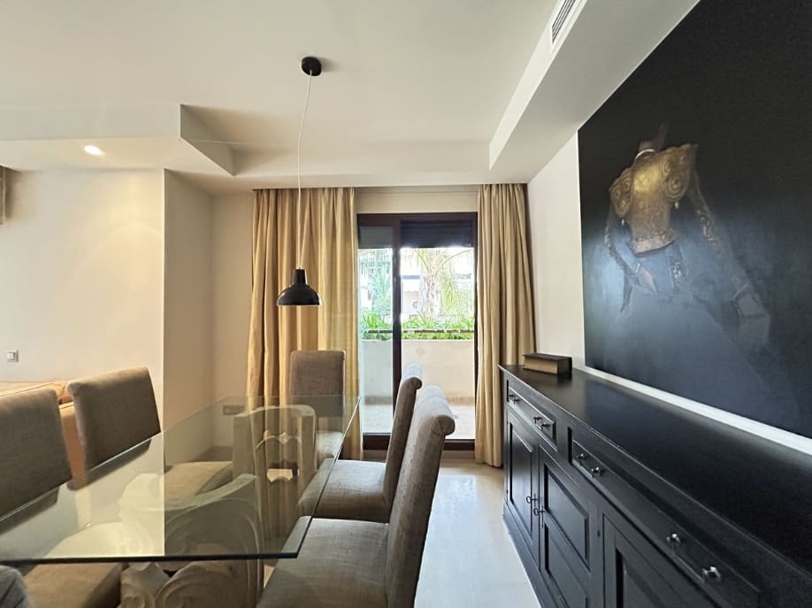 2 bedroom Apartment for sale in Marbella with pool garage - € 720,000 (Ref: 9470303)