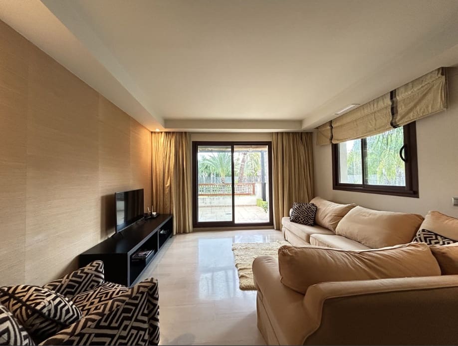 2 bedroom Apartment for sale in Marbella with pool garage - € 720,000 (Ref: 9470303)