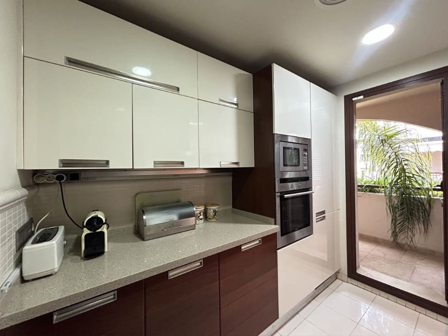 2 bedroom Apartment for sale in Marbella with pool garage - € 720,000 (Ref: 9470303)