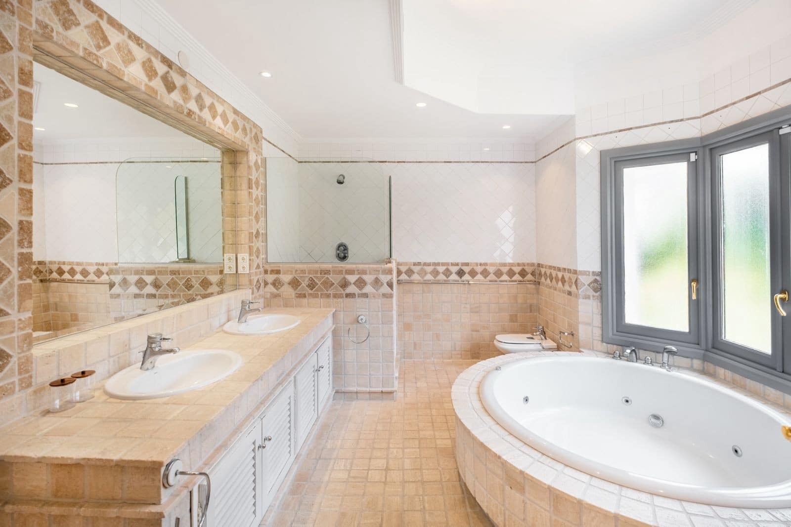 7 bedroom Villa for sale in Nueva Andalucia with pool garage - € 4,995,000 (Ref: 9485218)