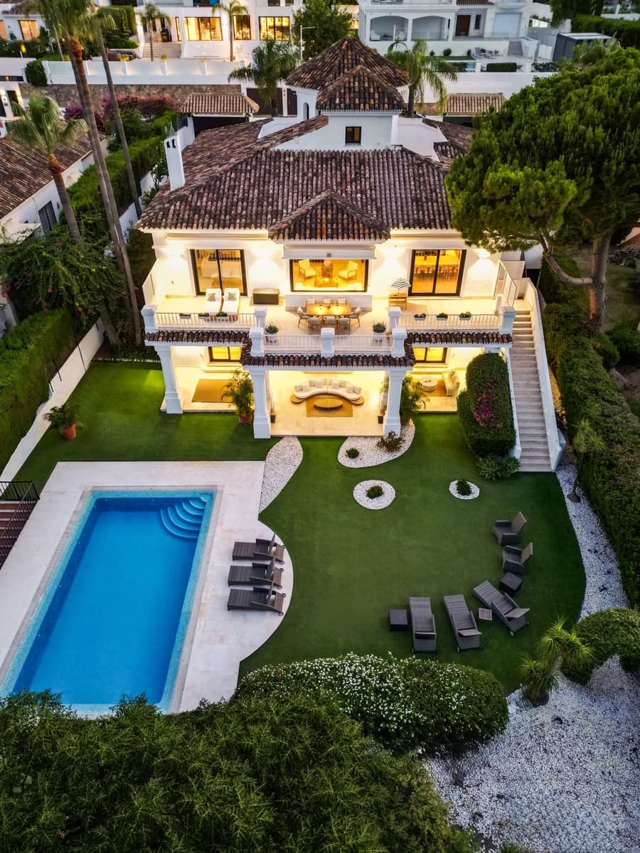7 bedroom Villa for sale in Nueva Andalucia with pool garage - € 4,995,000 (Ref: 9485218)