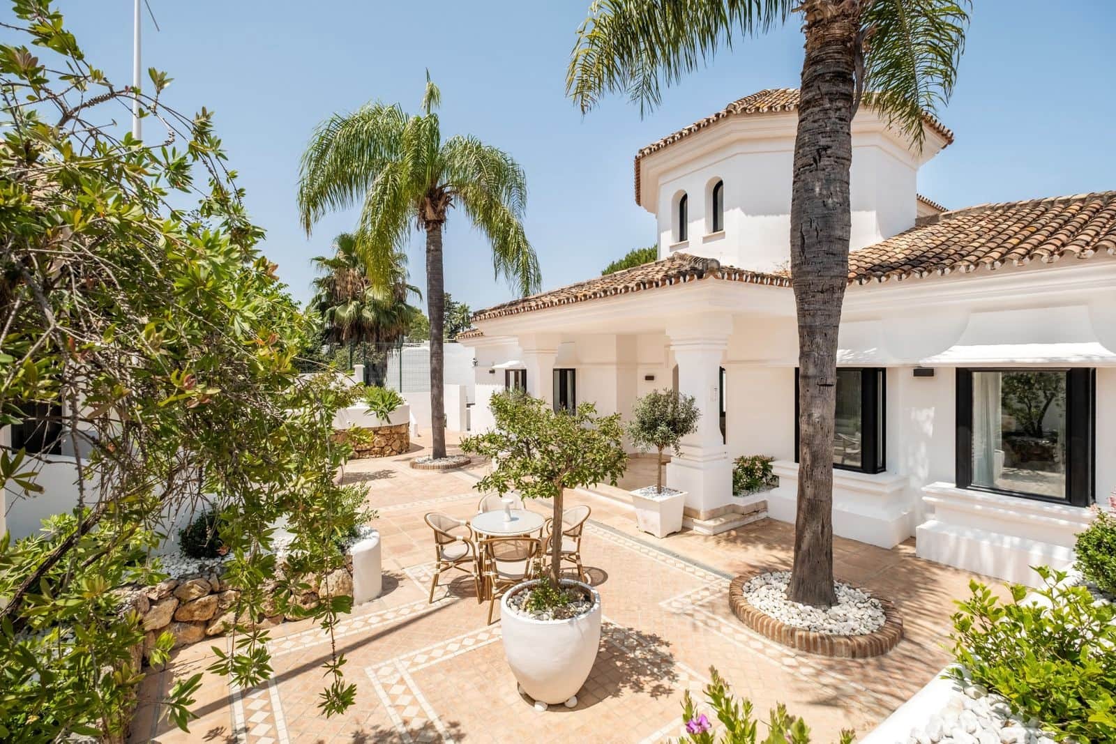 7 bedroom Villa for sale in Nueva Andalucia with pool garage - € 4,995,000 (Ref: 9485218)