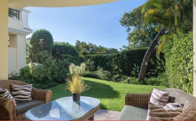 3 makuuhuone Huoneisto myytävänä paikassa Los Arqueros, Benahavís mukana uima-altaan 
autotalli - 499 000 € (Ref: 9488674)