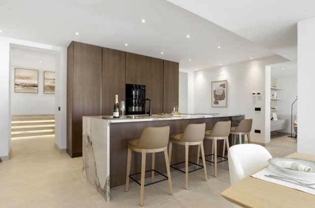 4 soveværelse Villa til salg i Guadalmina Alta, Marbella med swimmingpool garage - € 3.580.000 (Ref: 9494364)