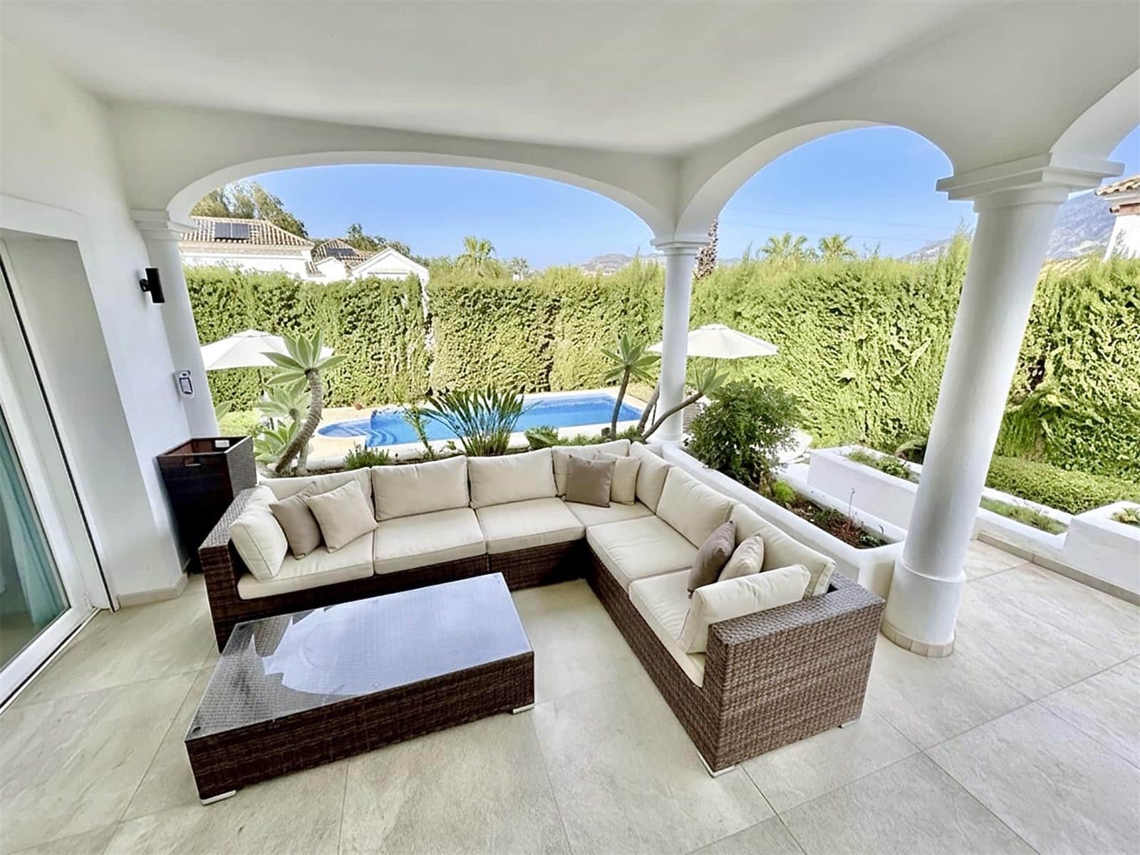 5 bedroom Villa for sale in Nueva Andalucia with pool garage - € 1,695,000 (Ref: 9497171)