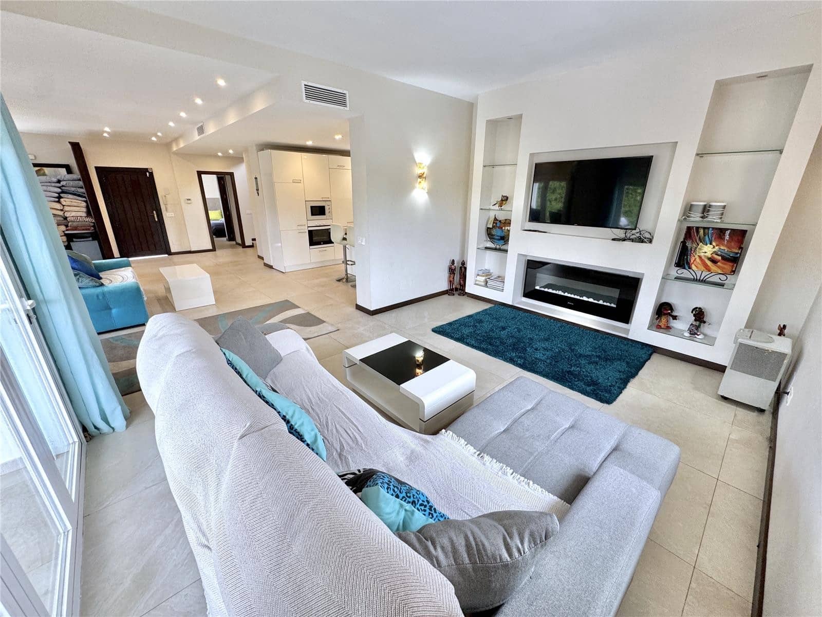 5 bedroom Villa for sale in Nueva Andalucia with pool garage - € 1,695,000 (Ref: 9497171)