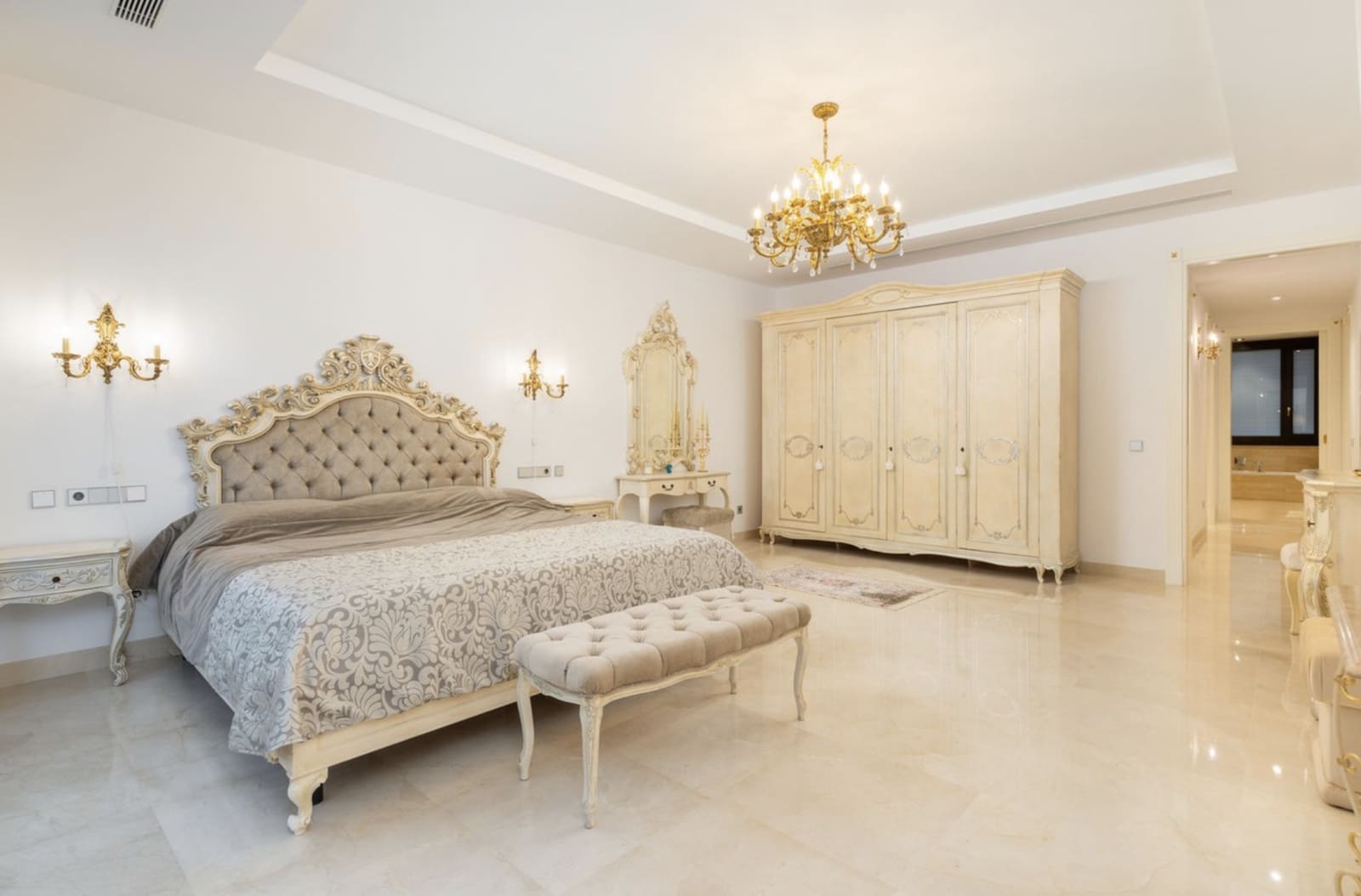 7 bedroom Villa for sale in Guadalmina with pool garage - € 4,999,000 (Ref: 9502109)