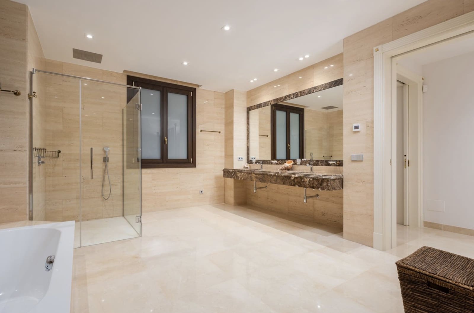 7 bedroom Villa for sale in Guadalmina with pool garage - € 4,999,000 (Ref: 9502109)