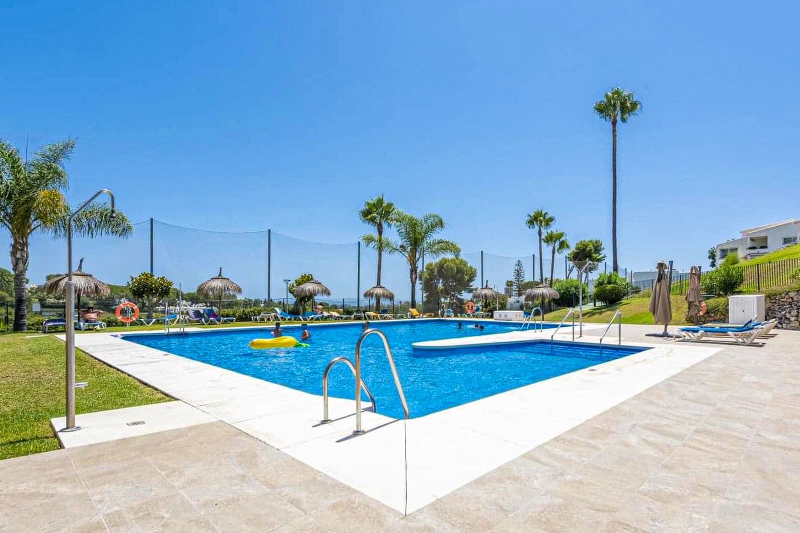 2 soveværelse Penthouse til salg i Marbella med swimmingpool garage - € 620.000 (Ref: 9502111)