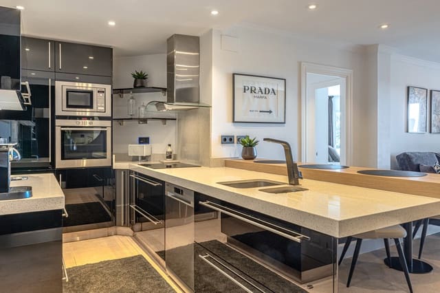 2 soveværelse Penthouse til salg i Marbella med swimmingpool garage - € 620.000 (Ref: 9502111)