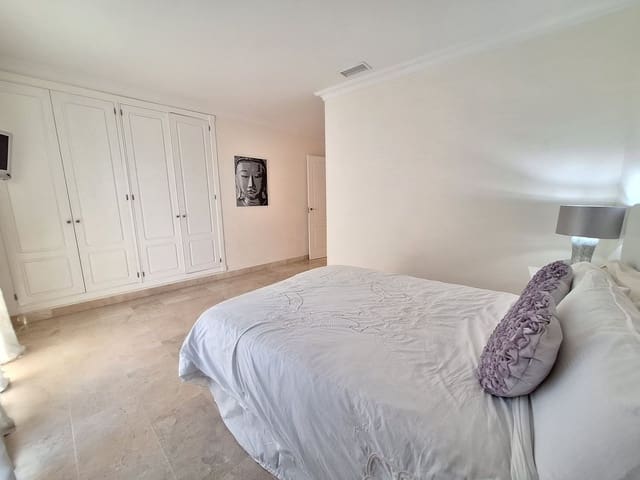 3 soverom Penthouse til salgs i Marbella med svømmebasseng garasje - € 1 590 000 (Ref: 9502112)