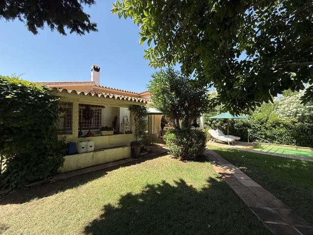Chalet de 3 habitaciones en San Pedro de Alcantara, Marbella en venta con piscina garaje - 1.250.000 € (Ref: 9502114)