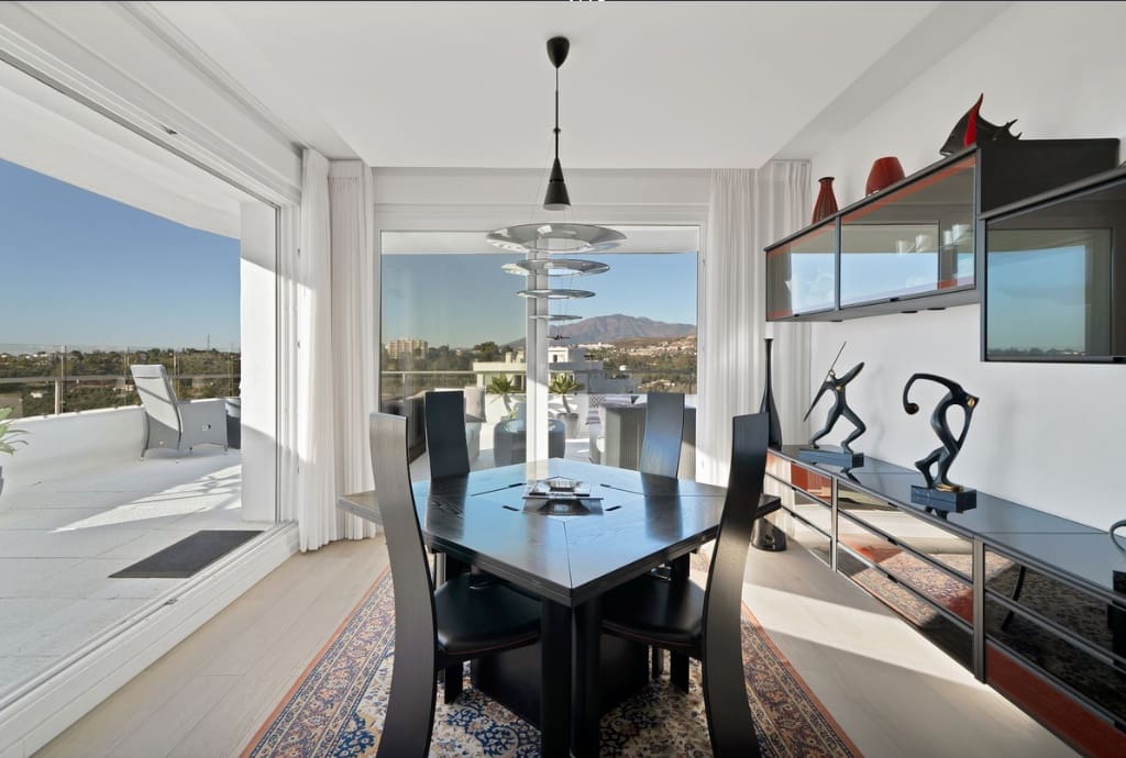 2 makuuhuone Huoneisto myytävänä paikassa Guadalmina mukana uima-altaan 
autotalli - 875 000 € (Ref: 9503992)