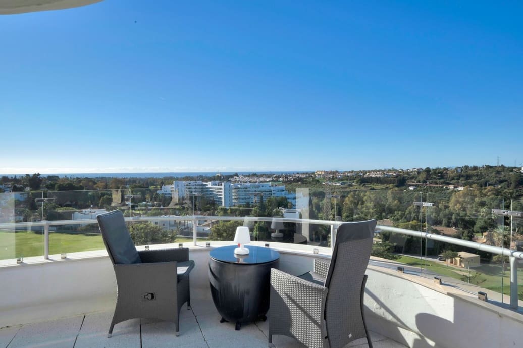 2 makuuhuone Huoneisto myytävänä paikassa Guadalmina mukana uima-altaan 
autotalli - 875 000 € (Ref: 9503992)