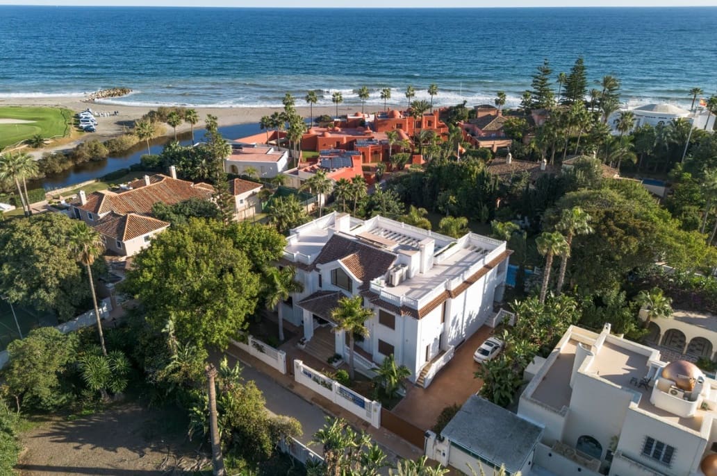 7 sovrum Villa till salu i Guadalmina med pool garage - 5 190 000 € (Ref: 9503994)