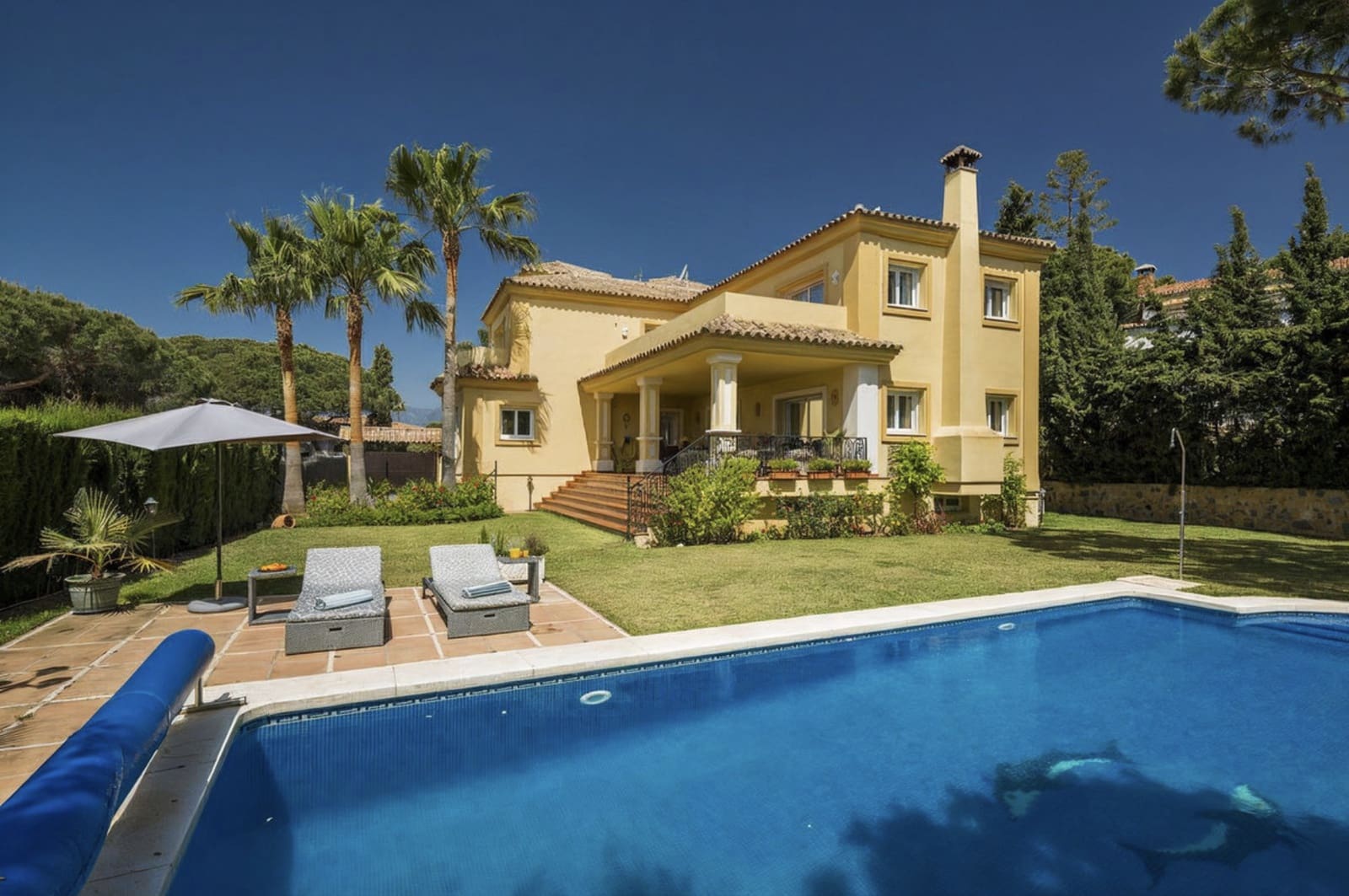 4 bedroom Villa for sale in Marbella with pool garage - € 2,440,000 (Ref: 9508662)