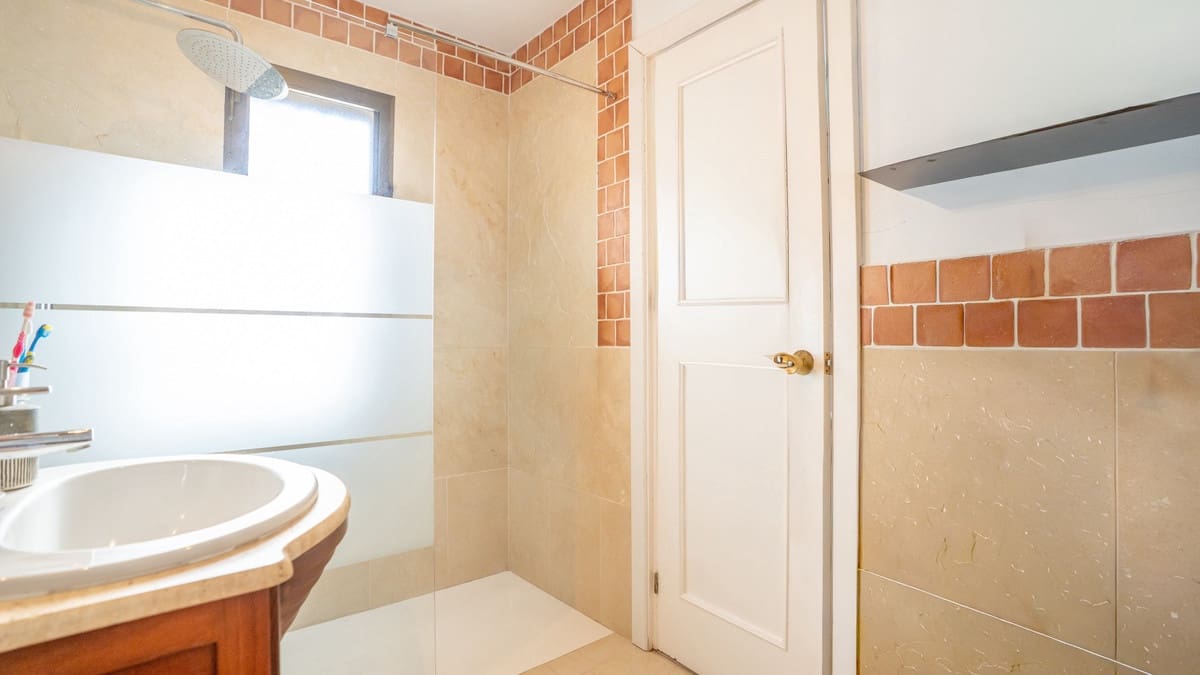 5 bedroom Villa for sale in Nueva Andalucia - € 1,700,000 (Ref: 9508664)