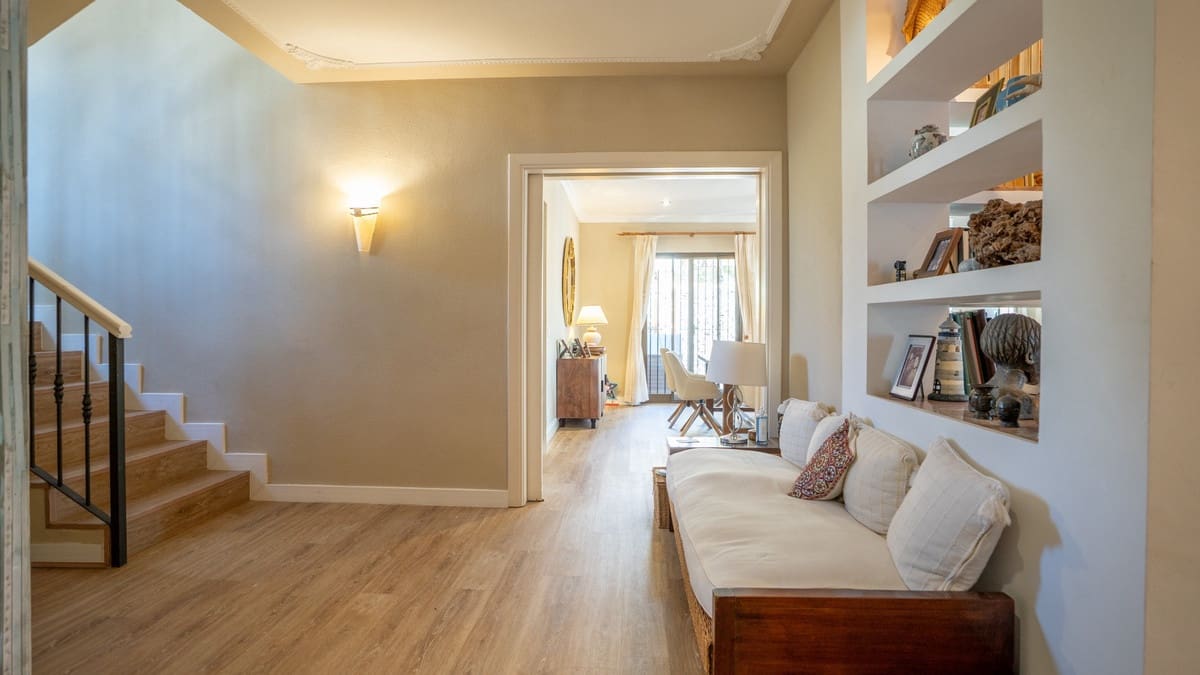 5 bedroom Villa for sale in Nueva Andalucia - € 1,700,000 (Ref: 9508664)