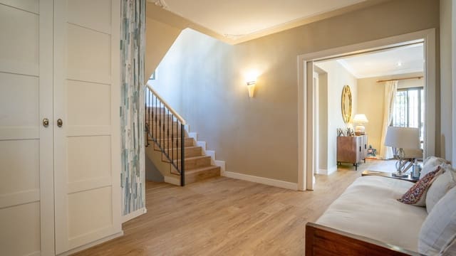 5 soverom Villa til salgs i Nueva Andalucia, Marbella - € 1 700 000 (Ref: 9508664)