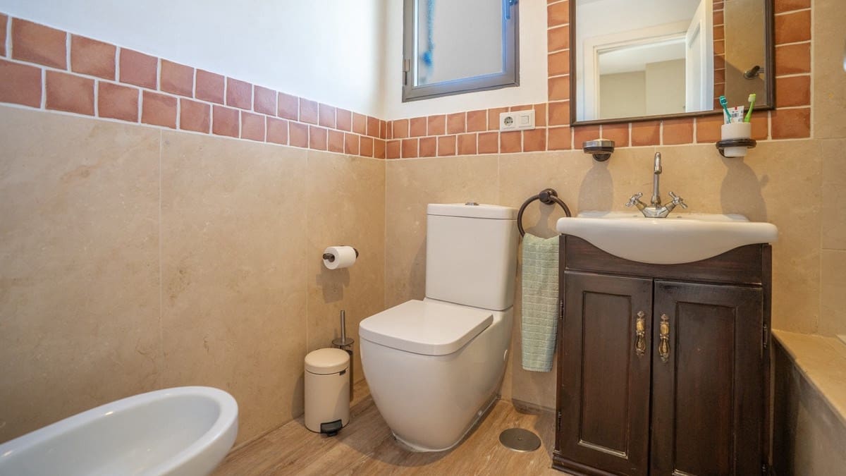 5 bedroom Villa for sale in Nueva Andalucia - € 1,700,000 (Ref: 9508664)