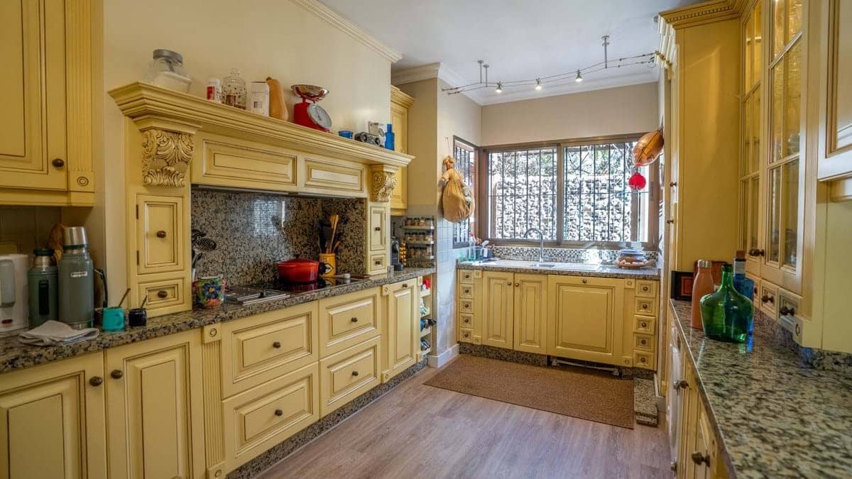 5 bedroom Villa for sale in Nueva Andalucia - € 1,700,000 (Ref: 9508664)