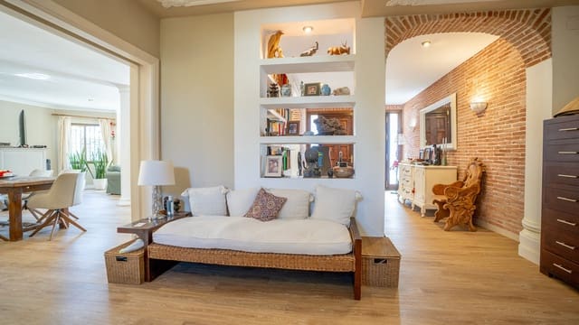 5 soverom Villa til salgs i Nueva Andalucia, Marbella - € 1 700 000 (Ref: 9508664)