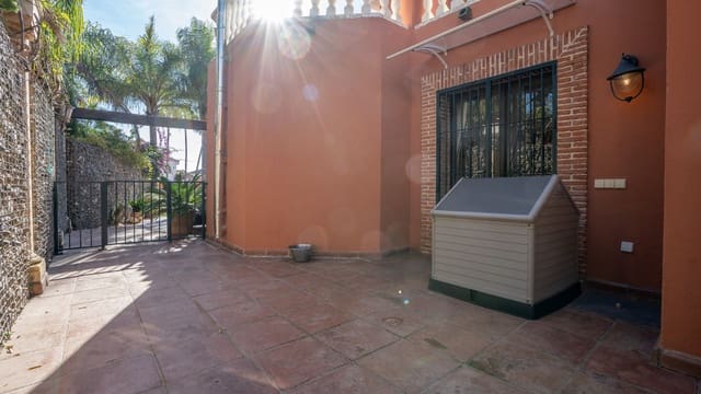 5 soverom Villa til salgs i Nueva Andalucia, Marbella - € 1 700 000 (Ref: 9508664)