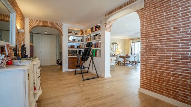 5 soverom Villa til salgs i Nueva Andalucia, Marbella - € 1 700 000 (Ref: 9508664)