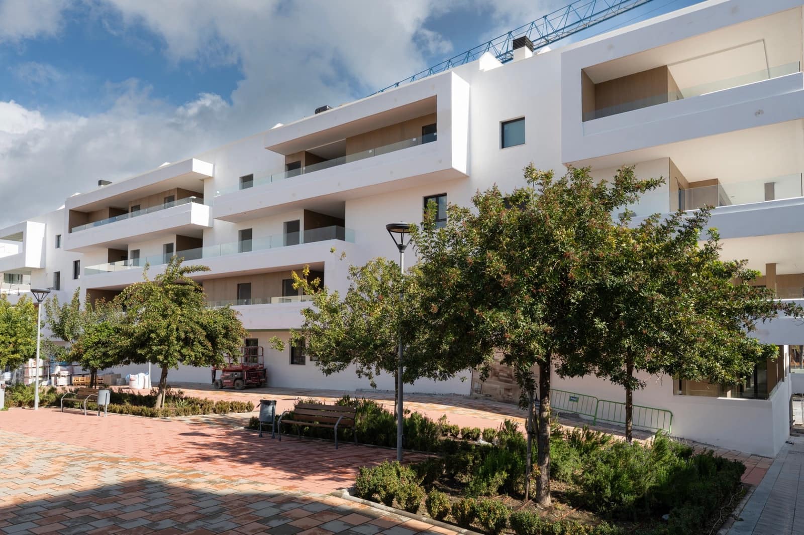 3 bedroom Apartment for sale in San Pedro de Alcantara with garage - € 440,000 (Ref: 9508666)