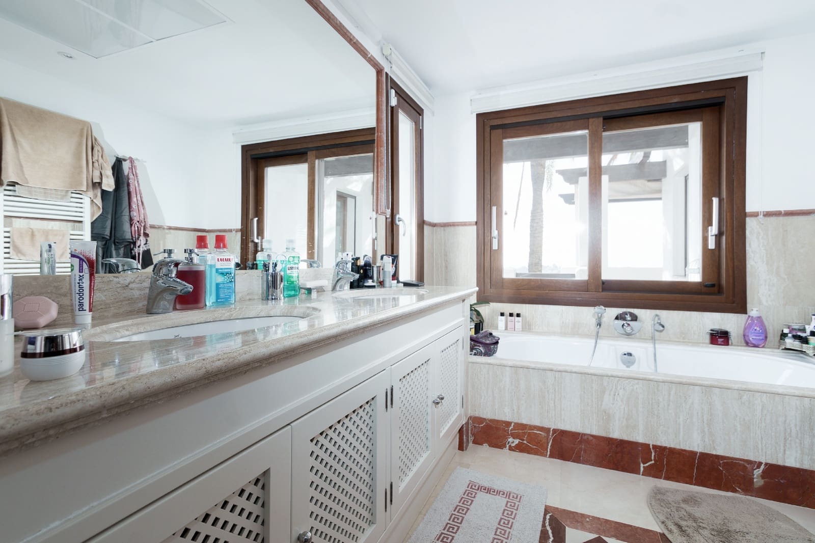 3 sovrum Hus till salu i Benahavis med pool garage - 825 000 € (Ref: 9508674)