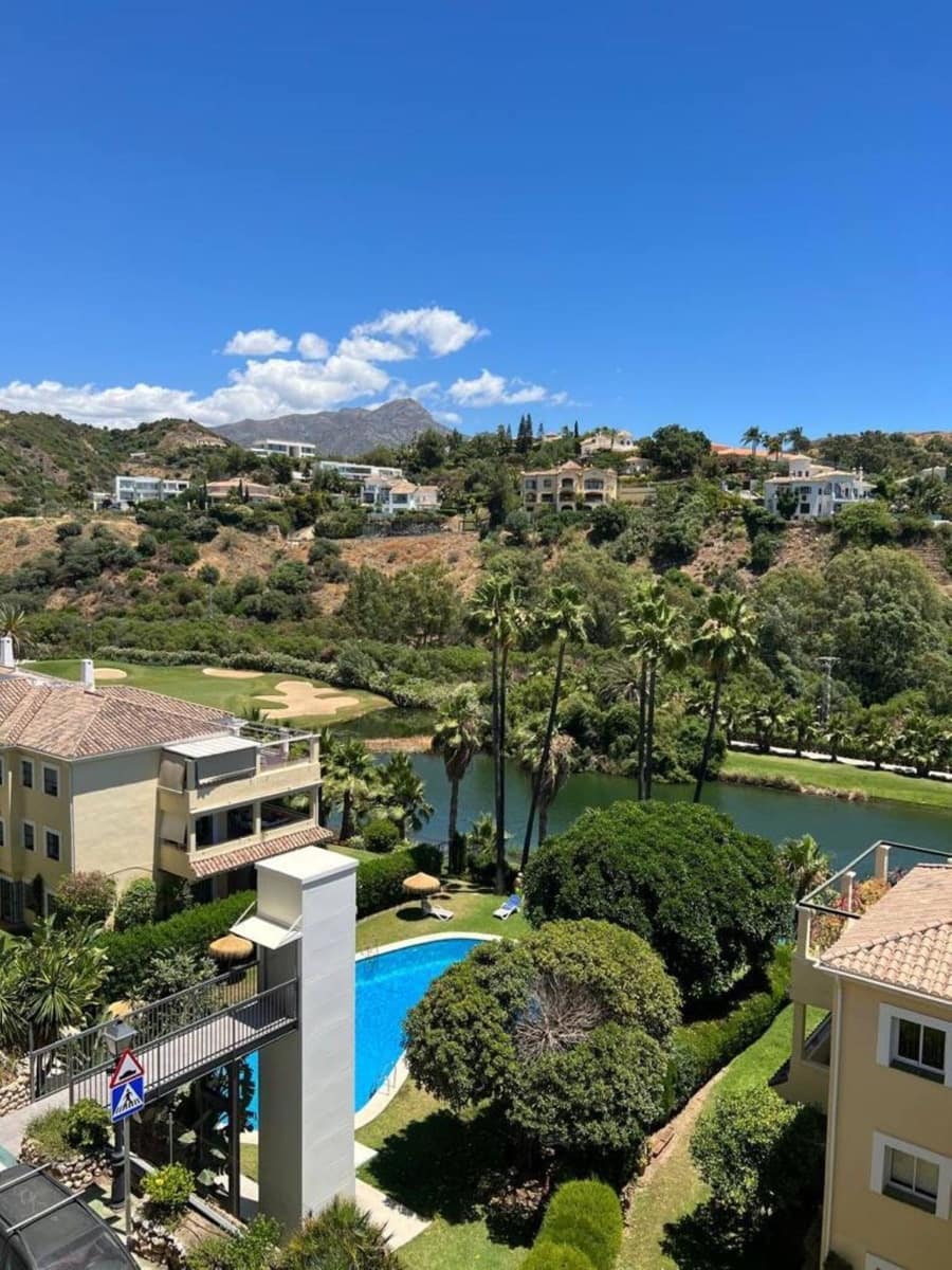 4 bedroom Penthouse for sale in La Quinta with pool garage - € 800,000 (Ref: 9508675)