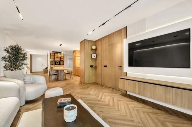 3 Zimmer Apartment zu verkaufen in Marbella mit Pool Garage - 1.190.000 € (Ref: 9508677)