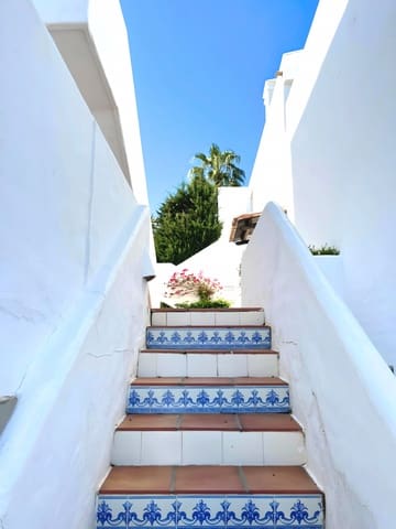 3 Zimmer Apartment zu verkaufen in Marbella mit Pool - 849.000 € (Ref: 9508681)