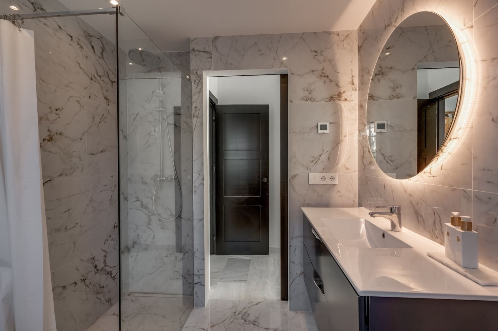 5 bedroom Villa for sale in Nueva Andalucia with pool garage - € 1,894,000 (Ref: 9508693)