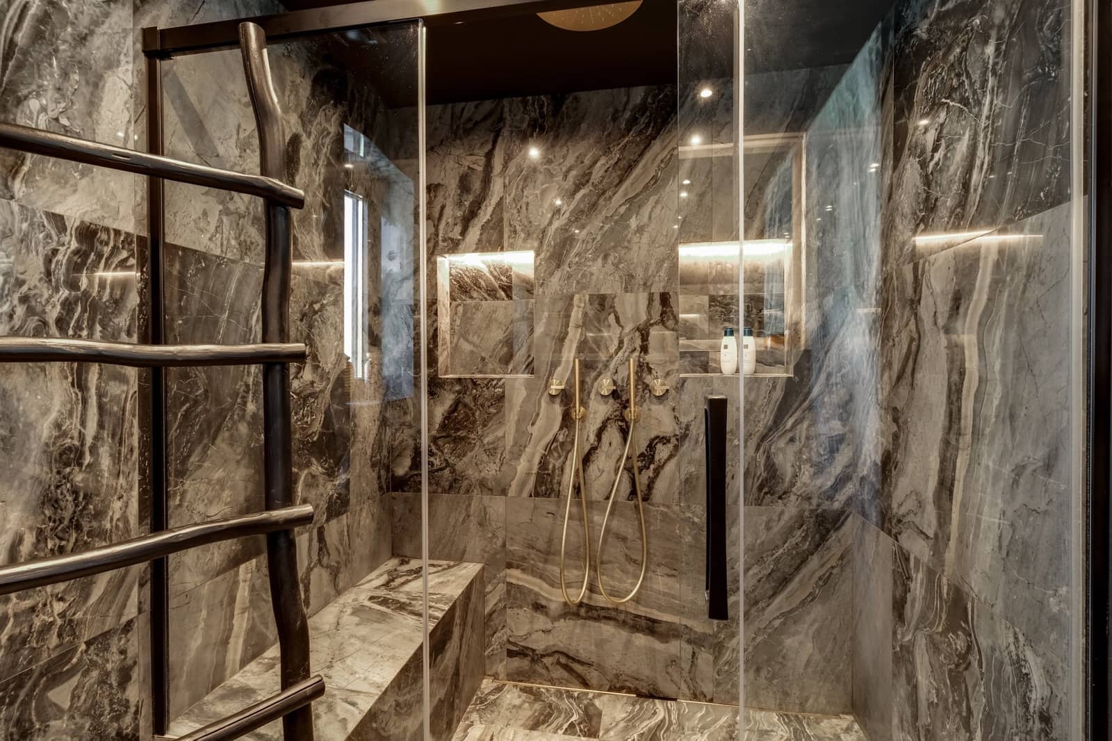 5 bedroom Villa for sale in Nueva Andalucia with pool garage - € 1,894,000 (Ref: 9508693)