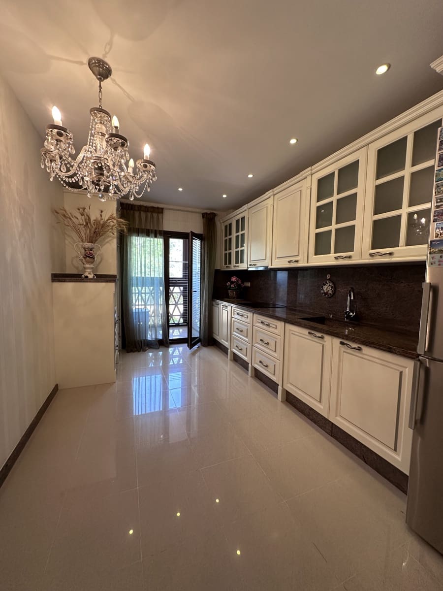 4 bedroom Apartment for sale in Golden Mile with pool garage - € 2,100,000 (Ref: 9508694)