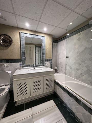 4 makuuhuone Huoneisto myytävänä paikassa Golden Mile, Marbella mukana uima-altaan 
autotalli - 2 100 000 € (Ref: 9508694)