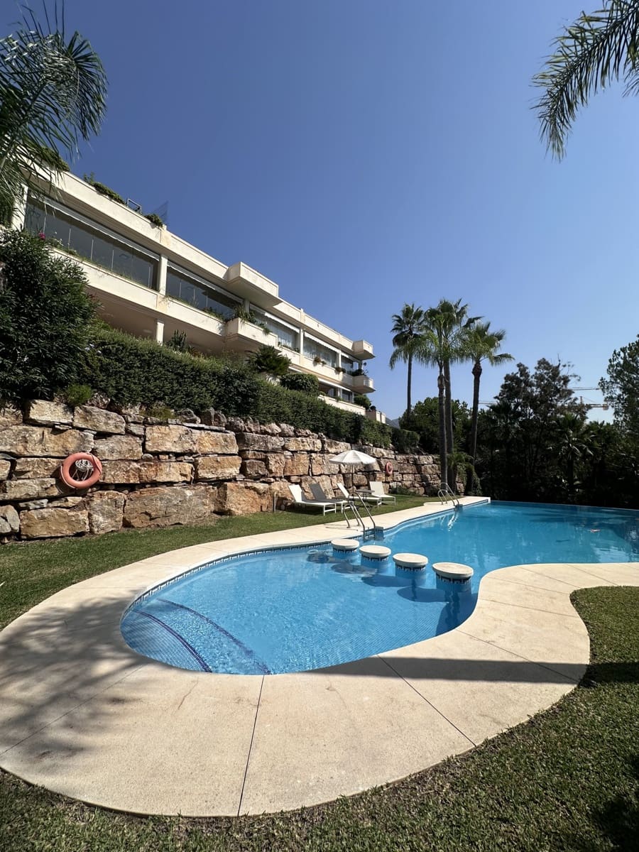 4 bedroom Apartment for sale in Golden Mile with pool garage - € 2,100,000 (Ref: 9508694)