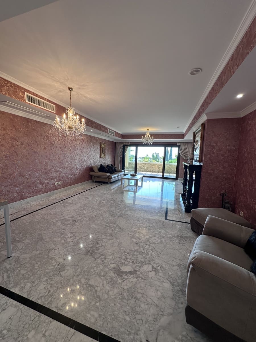 4 bedroom Apartment for sale in Golden Mile with pool garage - € 2,100,000 (Ref: 9508694)