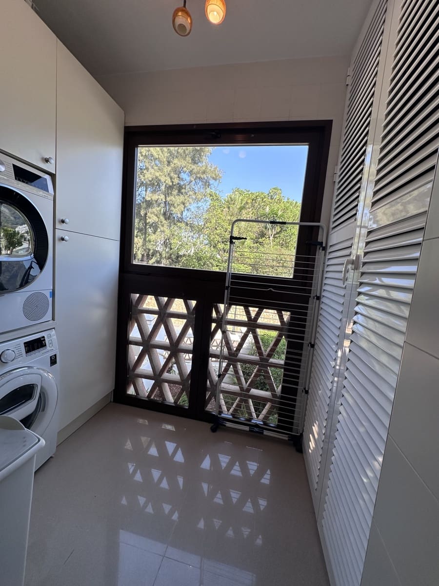 4 bedroom Apartment for sale in Golden Mile with pool garage - € 2,100,000 (Ref: 9508694)